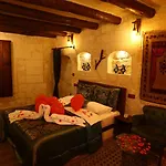 Shadow Cave House