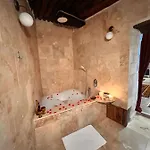 Hotel Shadow Cave House *