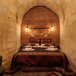 Hotel Shadow Cave House