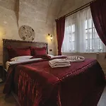 Hotel Shadow Cave House