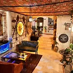 Hotel Shadow Cave House