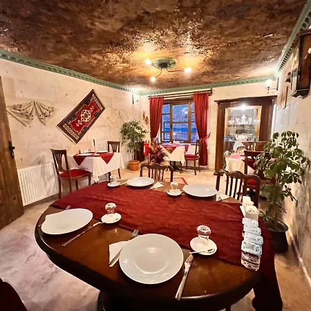 Shadow Cave House * 于尔居普