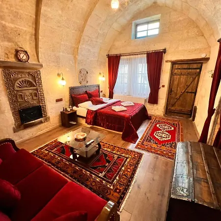 Shadow Cave House *