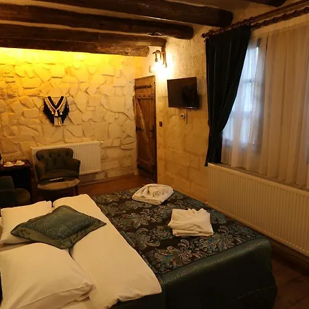 Shadow Cave House 酒店