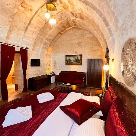 Shadow Cave House * 于尔居普