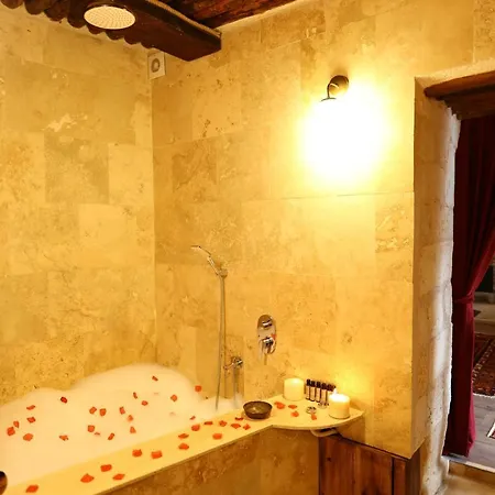 Shadow Cave House * 于尔居普