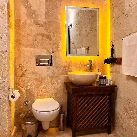 Shadow Cave House 酒店 于尔居普