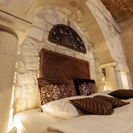 Shadow Cave House Hotel