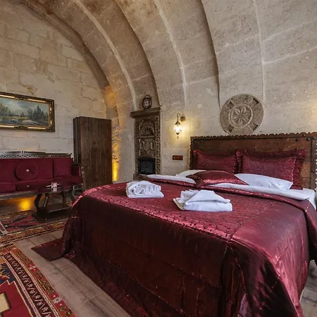 Shadow Cave House