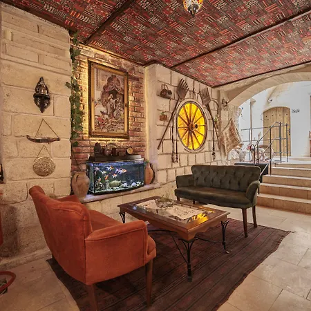 Shadow Cave House Hotel