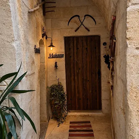 Shadow Cave House