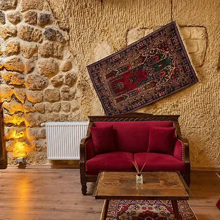Shadow Cave House Otel