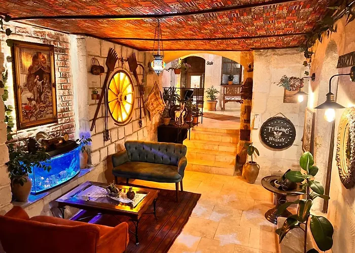 Shadow Cave House Hotel *