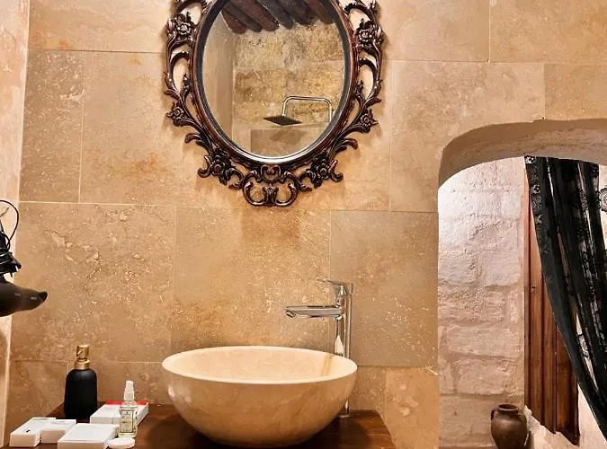 Hotel Shadow Cave House