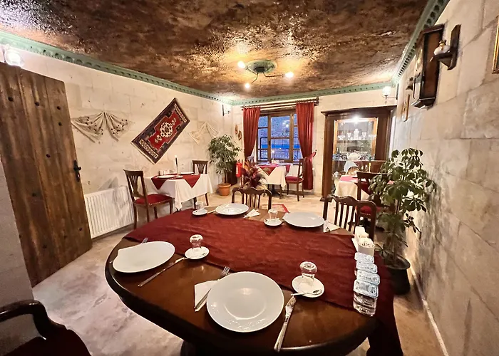 Shadow Cave House Hotel *