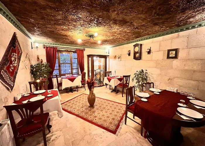 Shadow Cave House Hotel