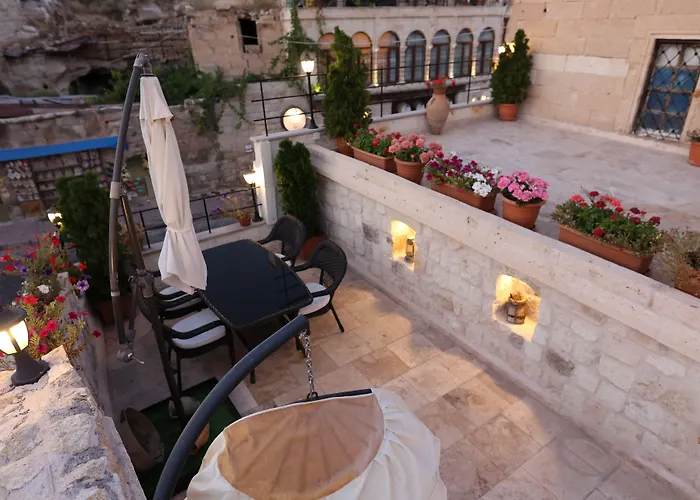 Shadow Cave House Hotel *